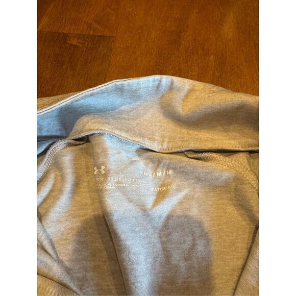 Womans Under Armour loose fit heatgear size medium - Picture 3 of 5